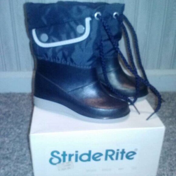 New in Box Stride Rite Girl's (child's size 7M) Boots - Picture 1 of 2